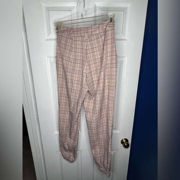 Forever 21 Plaid jogger style cargo pants with removable pocket chain - Picture 5 of 8